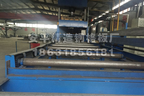 鋼格柵板安裝現場-20 鋼格柵板安裝現場-20